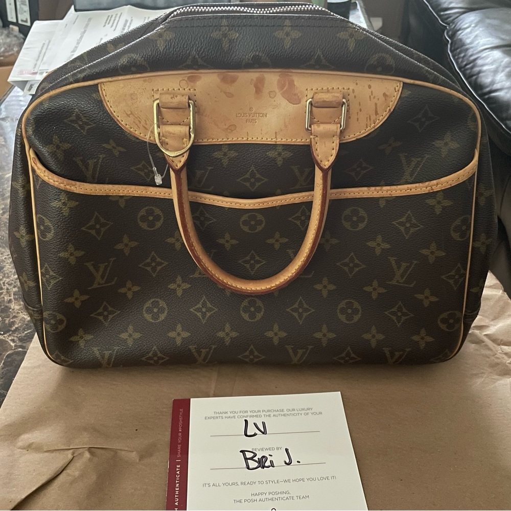 Authentic Lv - image 3